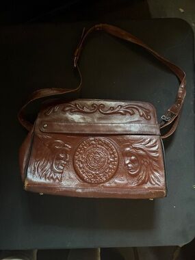 Vintage Mont-abur tooled Brown Leather Shoulder Bag - Women